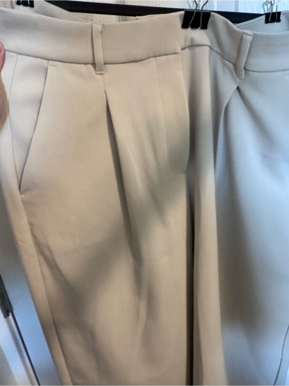 Old Navy Wide Leg Pants in Light Beige - Picture 3 of 4